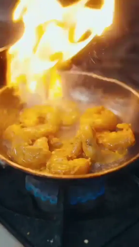 Restoran çəkilişi zamanı kamera arxası proses